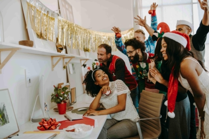 Top 5 Activities for Your Company Holiday Party | Strayboots